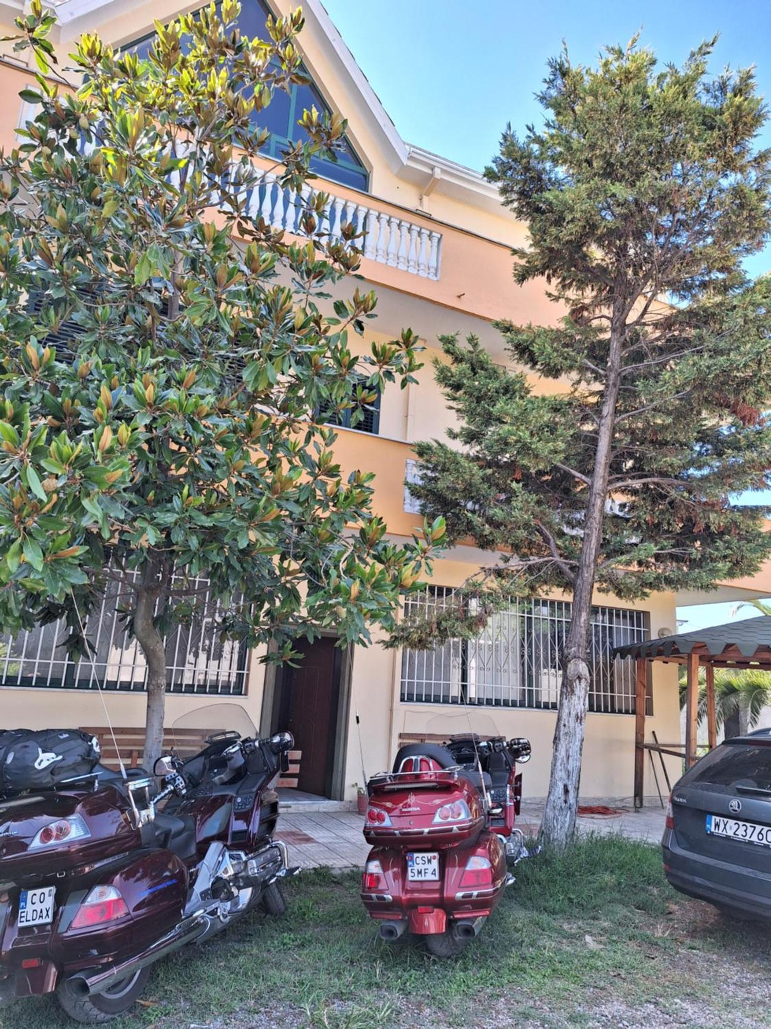 Sunrise Guest House Shkoder Bagian luar foto