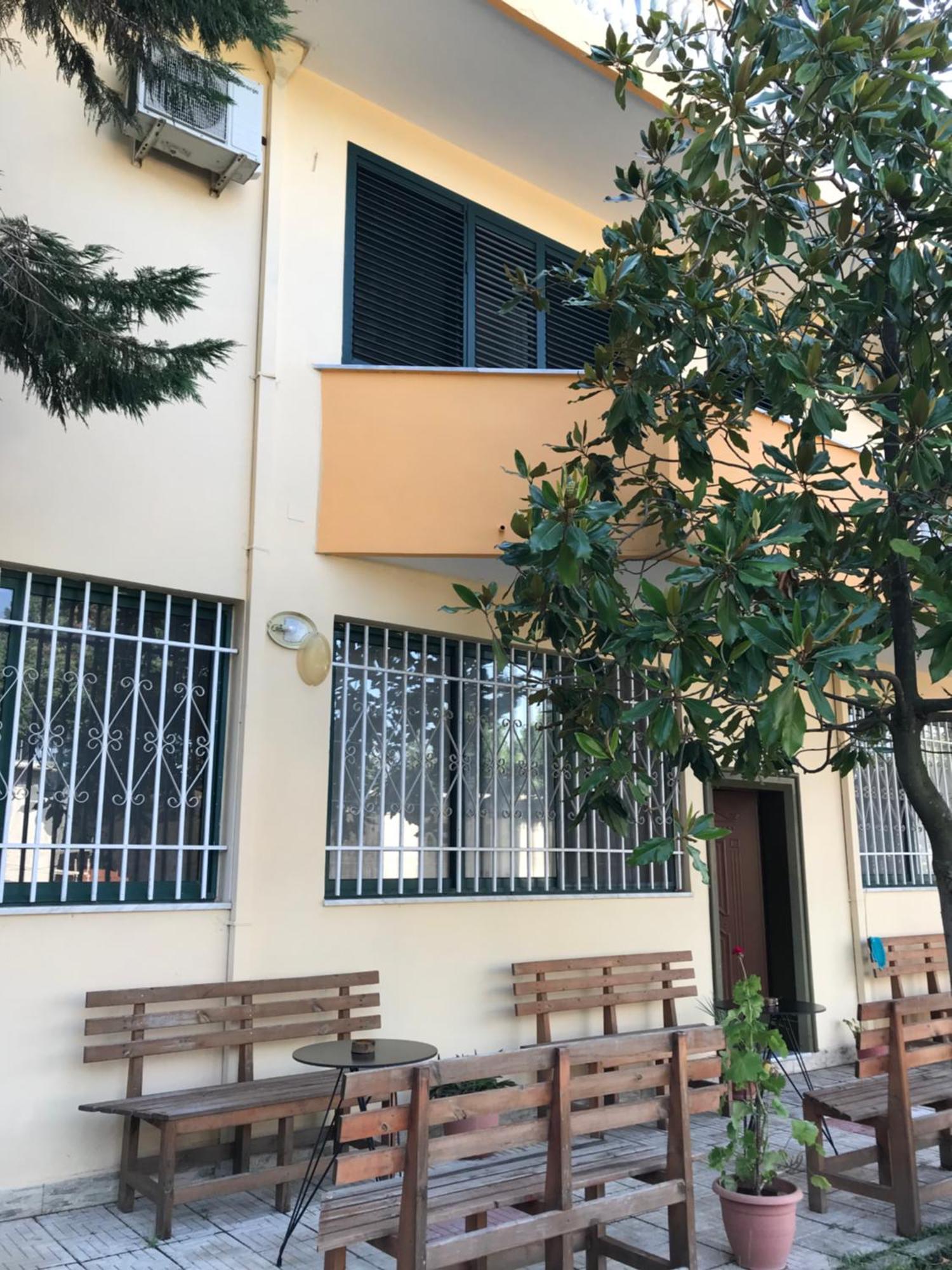 Sunrise Guest House Shkoder Bagian luar foto