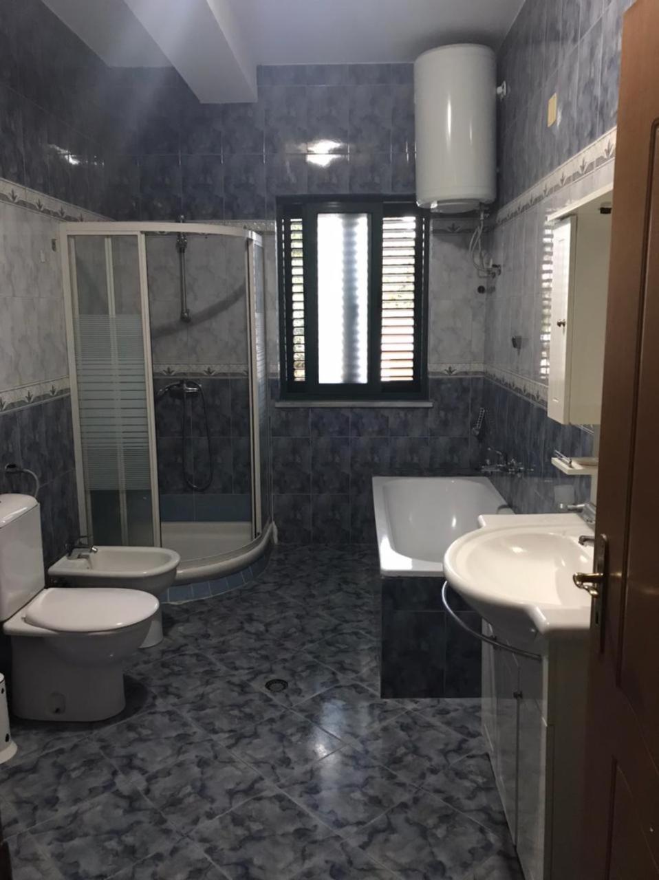 Sunrise Guest House Shkoder Bagian luar foto